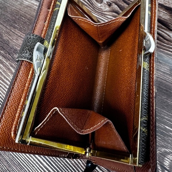 Louis Vuitton Monogram Kisslock Wallet EUC​​ - Picture 4 of 15